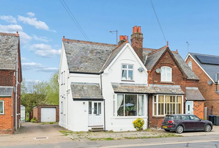 3 Bedroom Semi Detached House For Sale In Cambridge Road, Hitchin, SG4