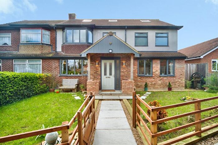 5 Bedroom Semi Detached House For Sale In Appleby Street, Cheshunt, Waltham Cross, EN7