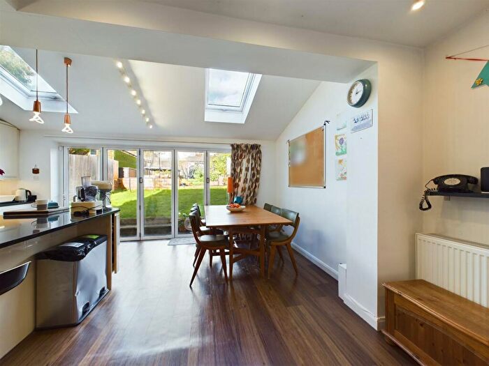 5 Bedroom Semi-Detached House For Sale In St. Andrews Road, Coulsdon, CR5