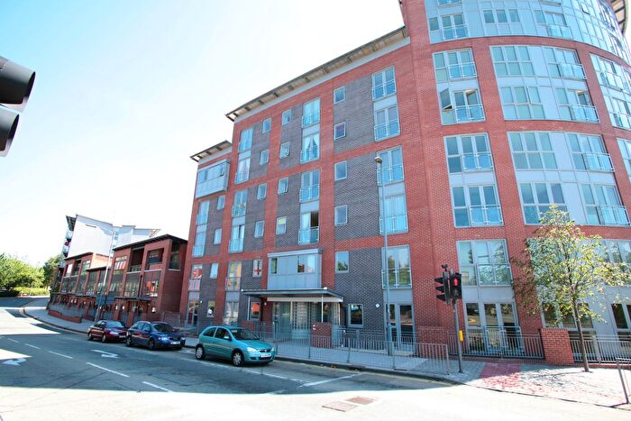 2 Bedroom Flat To Rent In Lee Bank Middleway, Birmingham, B15