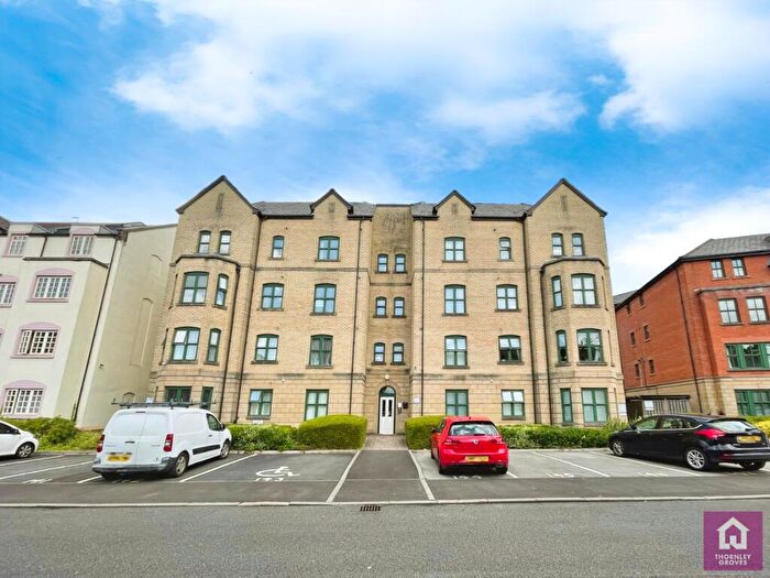 2 Bedroom Flat For Sale In Hadfield Close, Victoria Park, Greater Manchester, M14