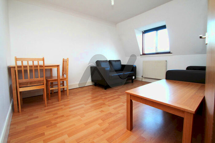 2 Bedroom Flat To Rent In Kentish Town Road, London, NW1