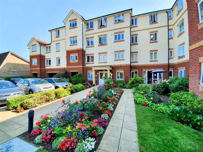 Houses for sale & to rent in GU21 5HA, Board School Road, Maybury And