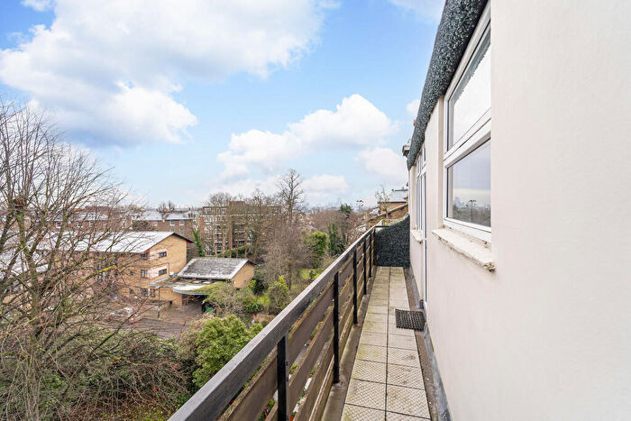 2 Bedroom Apartment To Rent In Haverstock Hill, Belsize Park, London, NW3