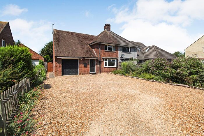 3 Bedroom Semi-Detached House For Sale In Willington Road, Cople, MK44