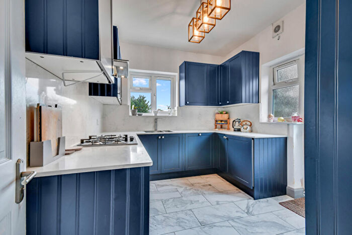 3 Bedroom Bungalow For Sale In Pentland Avenue, Chelmsford, CM1