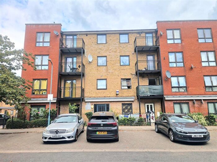 2 Bedroom Flat To Rent In Hirst Crescent, Wembley, HA9