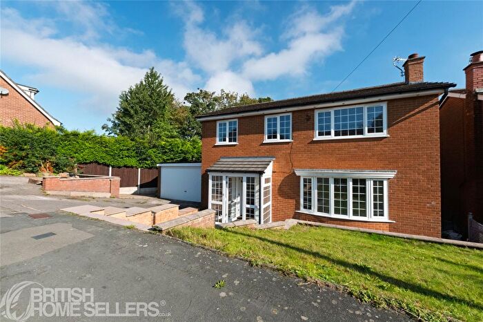 4 Bedroom Detached House For Sale In Lodge Court, Mottram, Hyde, Greater Manchester, SK14
