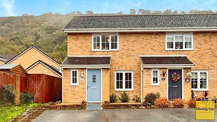 2 Bedroom Semi-Detached House For Sale In Golwg Y Mynydd, Godrergraig, Swansea, SA9