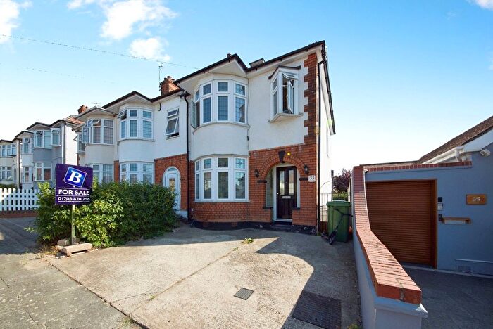 4 Bedroom End Of Terrace House For Sale In Staverton Road, Hornchurch, RM11