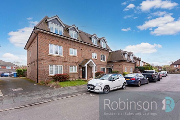 2 Bedroom Flat To Rent In Flat, Ruby Court, North Town Road, Maidenhead, Berkshire, SL6