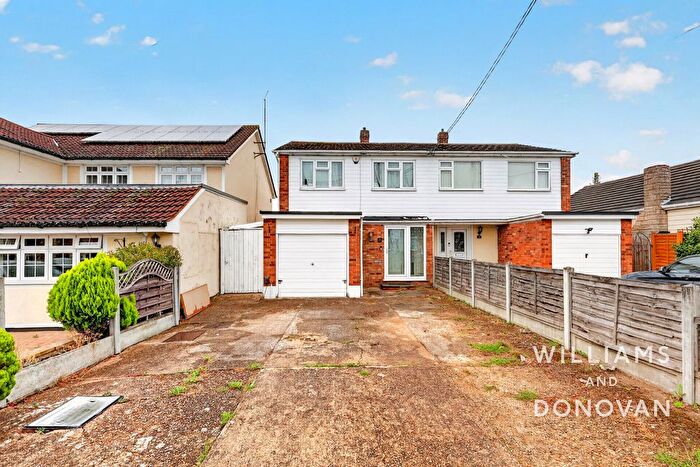 4 Bedroom Semi-Detached House For Sale In Homefields Avenue, Benfleet, SS7