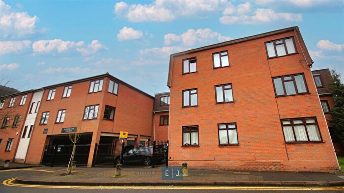 2 Bedroom Apartment To Rent In Saville Court, Savill Row, Woodford Green, IG8
