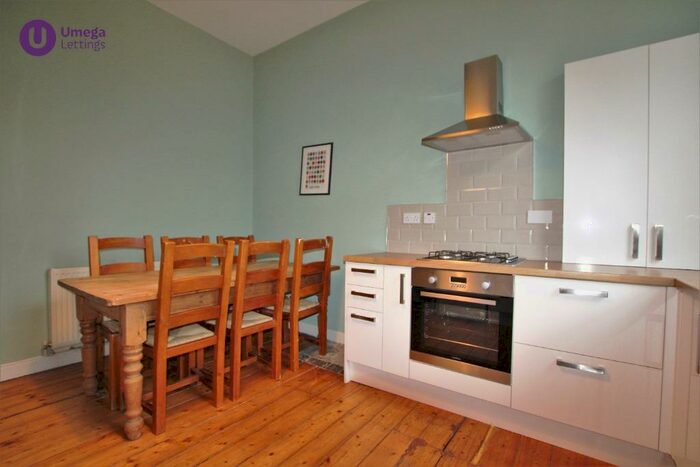 2 Bedroom Flat To Rent In Lorne Place, Leith, Edinburgh, EH6