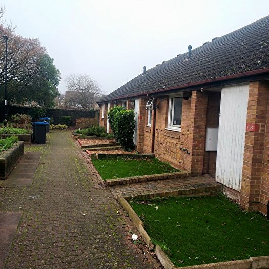 3 Bedroom Bungalow To Rent In Gillett Road, Thornton Heath, CR7