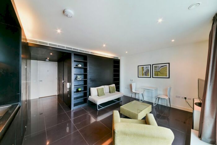 Studio To Rent In West Tower, Pan Peninsula, Canary Wharf, E14