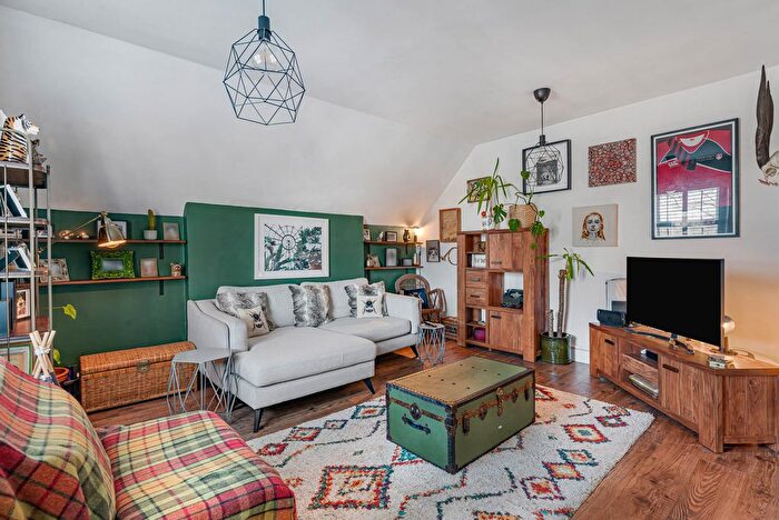 2 Bedroom Flat For Sale In Selhurst Road, London, SE25