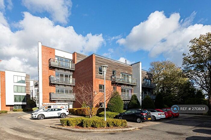 2 Bedroom Penthouse To Rent In Wilmslow Road, Manchester, M20