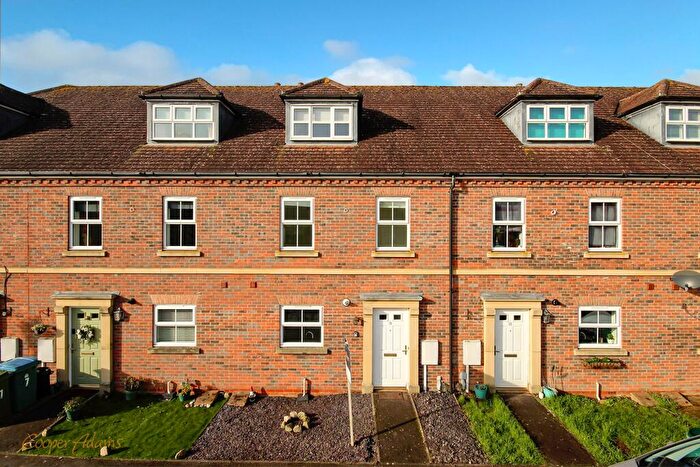 4 Bedroom Terraced House For Sale In Highdown Close, Angmering, BN16
