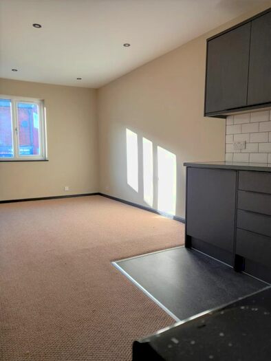 1 Bedroom Flat To Rent In Bearwood Road, Bearwood, Smethwick, B66