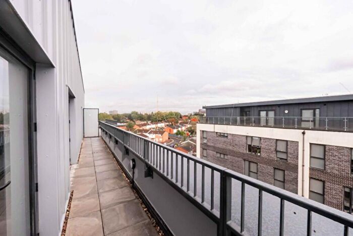 2 Bedroom Apartment To Rent In Cross Lane, Manchester, Greater Manchester, M5