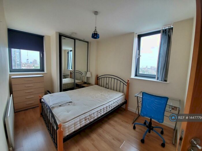 3 Bedroom Flat To Rent In East India Dock Road, London, E14