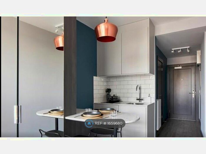 Studio To Rent In Crossharbour Plaza, London, E14