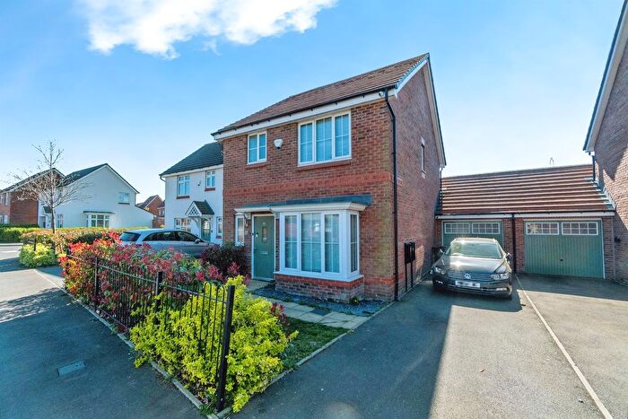 3 Bedroom Detached House For Sale In Berry Avenue, Wednesbury, WS10