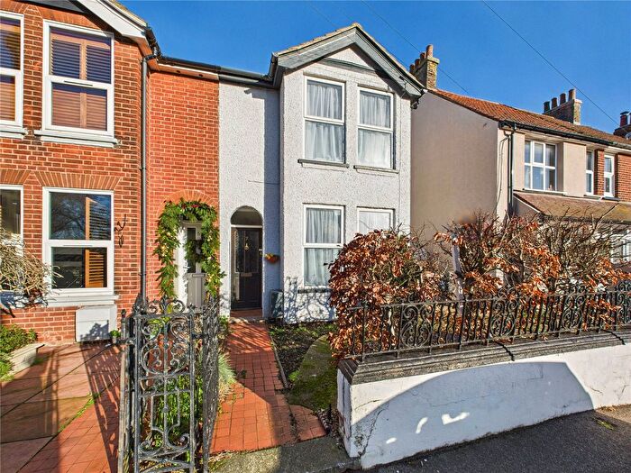 3 Bedroom Semi Detached House For Sale In Hamilton Road, Ipswich, Suffolk, IP3
