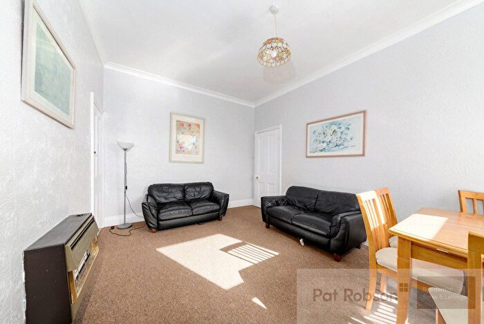 3 Bedroom Flat To Rent In Salters Road, Gosforth, Newcastle Upon Tyne, NE3