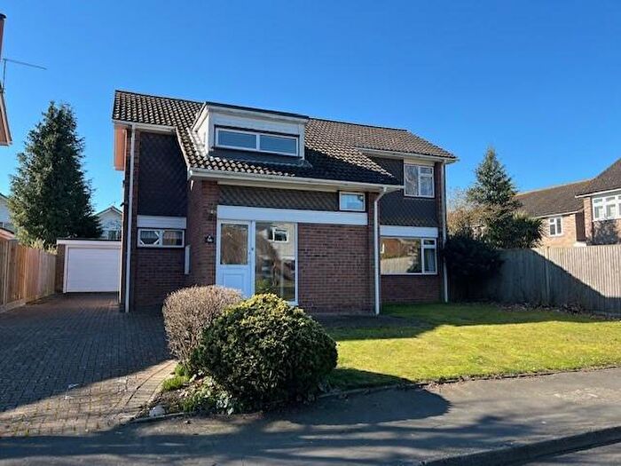 4 Bedroom Detached House For Sale In Fairlight Cross, Longfield, DA3