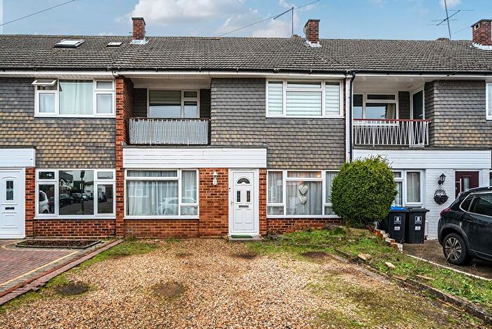 3 Bedroom Terraced House For Sale In Wey Barton, Byfleet, KT14