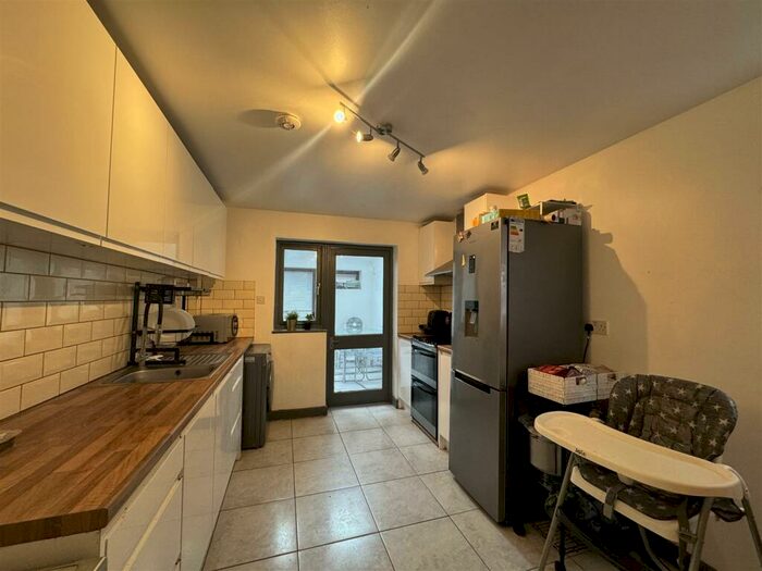 5 Bedroom House To Rent In Waterhall Close, London, E17