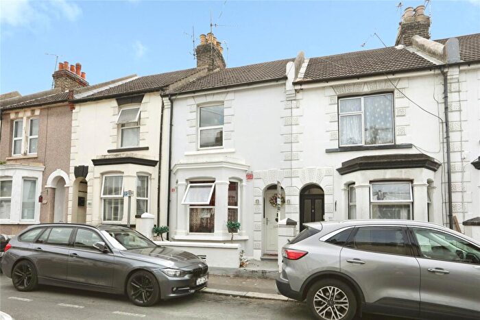 2 Bedroom Terraced House For Sale In Gordon Road, Gillingham, Kent, ME7