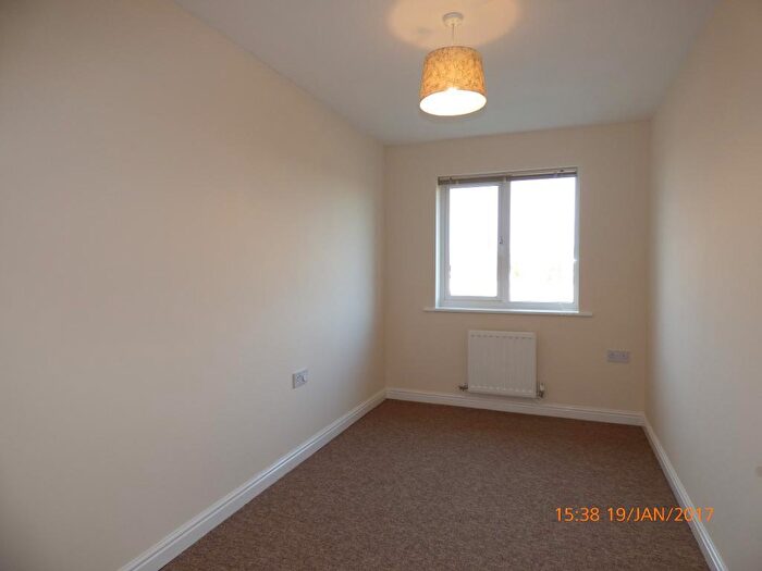 2 Bedroom Apartment To Rent In Orchid Close, Sundon Park, Luton, LU3