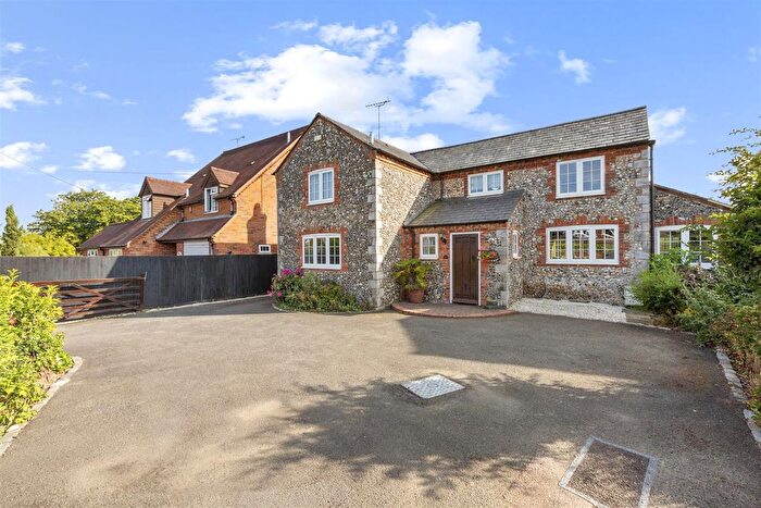 3 Bedroom Detached House For Sale In Main Road, Naphill, HP14