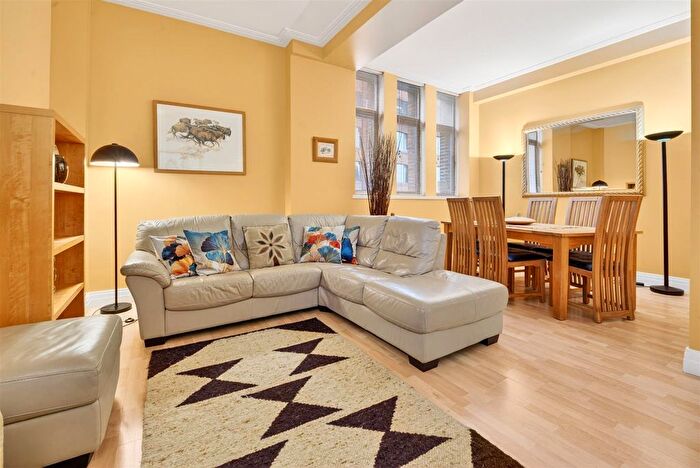 3 Bedroom Flat For Sale In Prescot Street, Aldgate, E1
