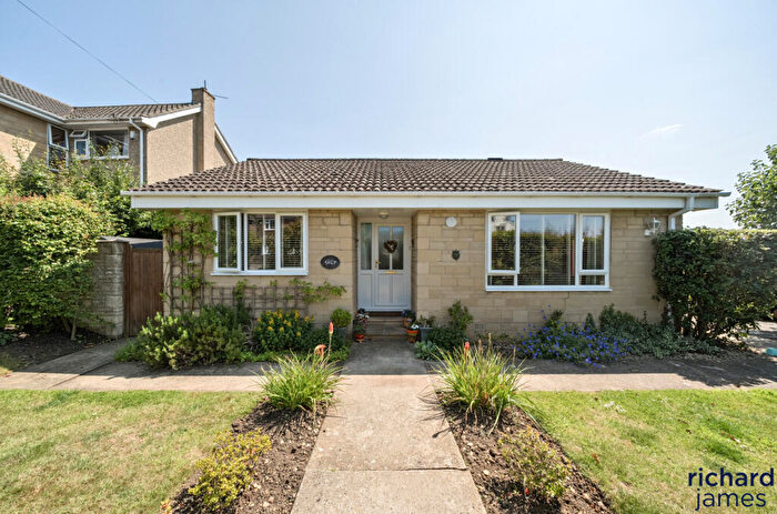 2 Bedroom Detached House For Sale In Okus Road, Swindon, SN1