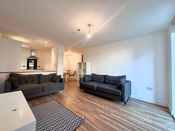 3 Bedroom Flat To Rent In Michigan Avenue, Salford, M50