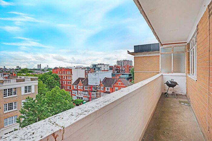 1 Bedroom Flat For Sale In Harrow Lodge, St John's Wood Road, St John's Wood, NW8