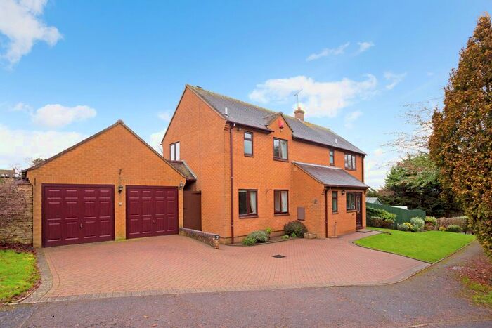 4 Bedroom Detached House For Sale In Upper Tadmarton, Banbury, OX15