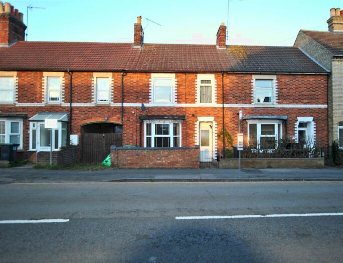 4 Bedroom Terraced House To Rent In Wellingborough Road, Rushden, NN10
