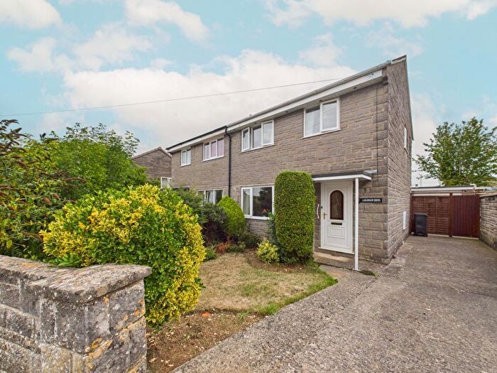 3 Bedroom Semi-detached House For Sale In Laburnum Drive, Somerton, TA11