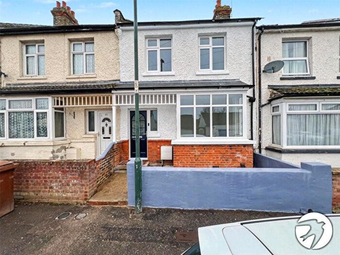 2 Bedroom Terraced House For Sale In Ewart Road, Chatham, Kent, ME4