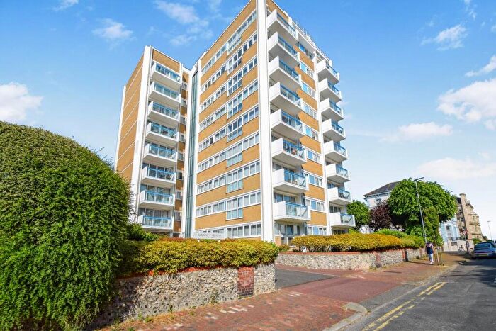 2 Bedroom Flat For Sale In Hartington Place, West Town Centre, Eastbourne, BN21