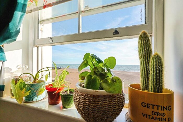 2 Bedroom Flat For Sale In Marine Parade, Folkestone, Kent, CT20