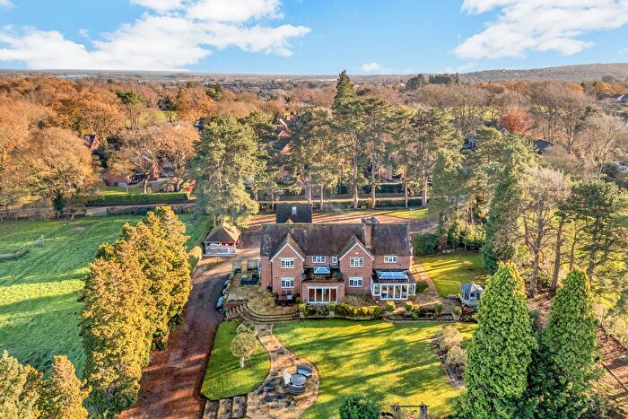 4 Bedroom Detached House For Sale In Etching Hill Road Rugeley, Staffordshire, WS15