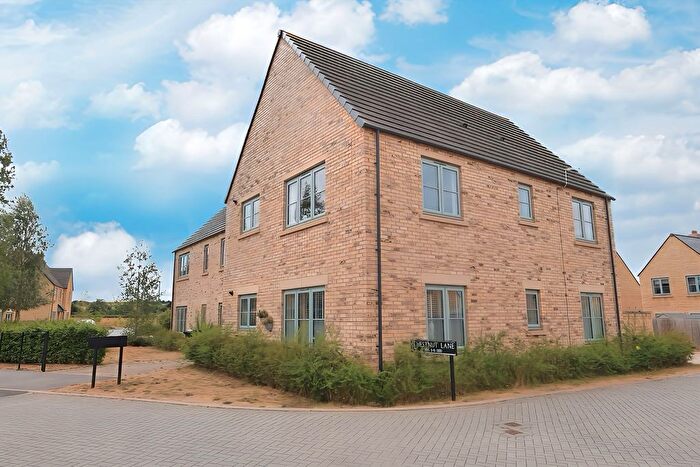 2 Bedroom Maisonette For Sale In Chestnut Lane, Milton Under Wychwood, Oxfordshire, OX7
