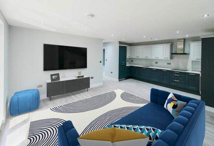 3 Bedroom Flat To Rent In Foxley Lane, Purley, CR8