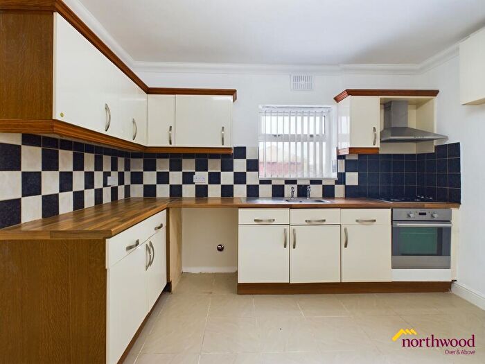 3 Bedroom Semi-Detached House For Sale In Winchester Avenue, Bentilee, Stoke-on-Trent, ST2